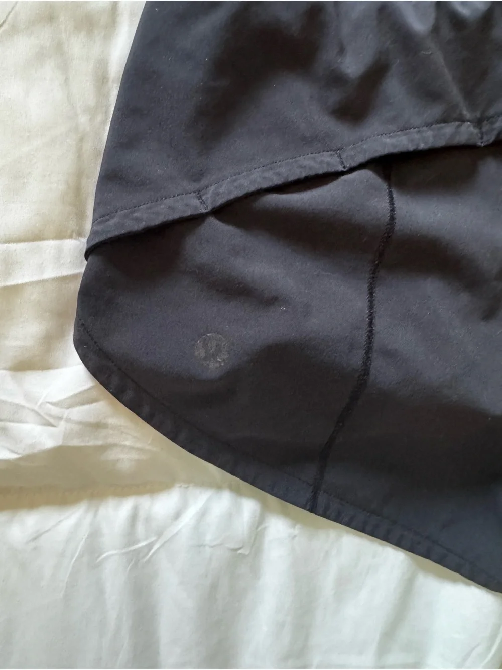 Lululemon Black Running Shorts Size 0 - Built-In Liner - Back Zip Pocket - Picture 4 of 7